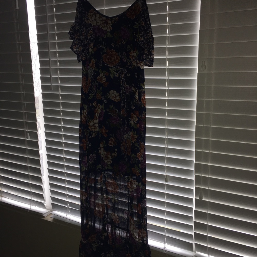 Dress - Picture 3 of 4